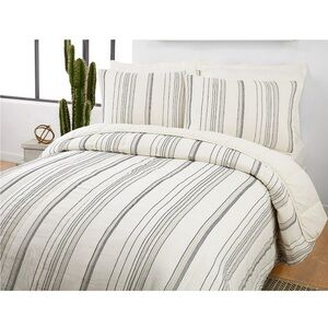 Better homes & garden king quilt nwt